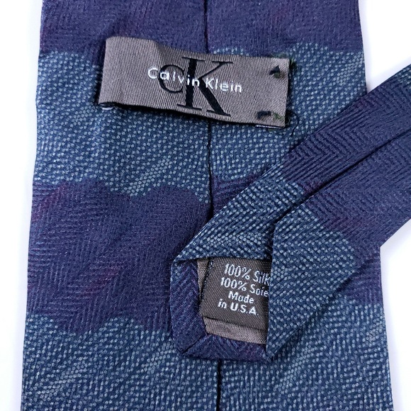 Calvin Klein Blue Wavy Striped 100% Silk Men Necktie 57x4 - NWOT - Picture 6 of 6